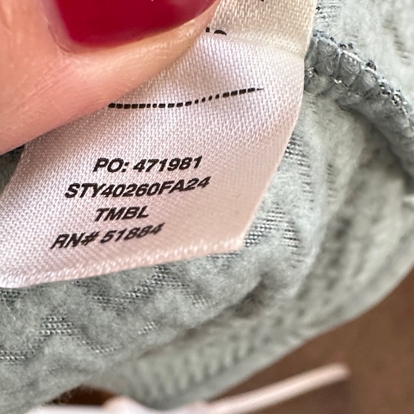 Patagonia Light Blue Zigzag Jacket with Beige Pocket - Picture 11 of 11